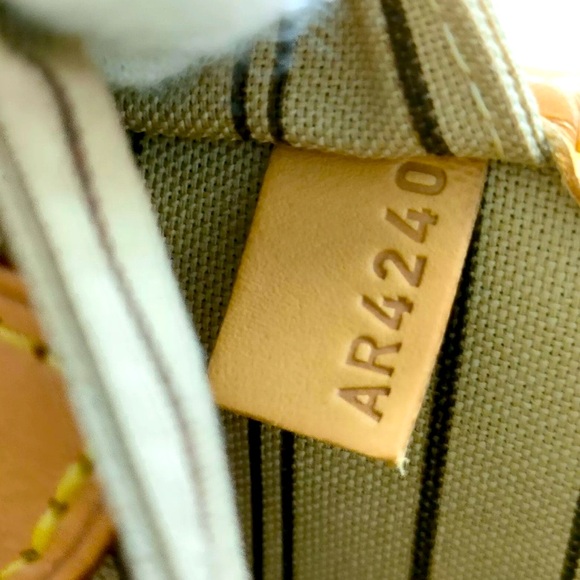 Auth Louis Vuitton Neverfull Tote Limited Edition Game ON Monogram Canvas MM - Picture 16 of 16